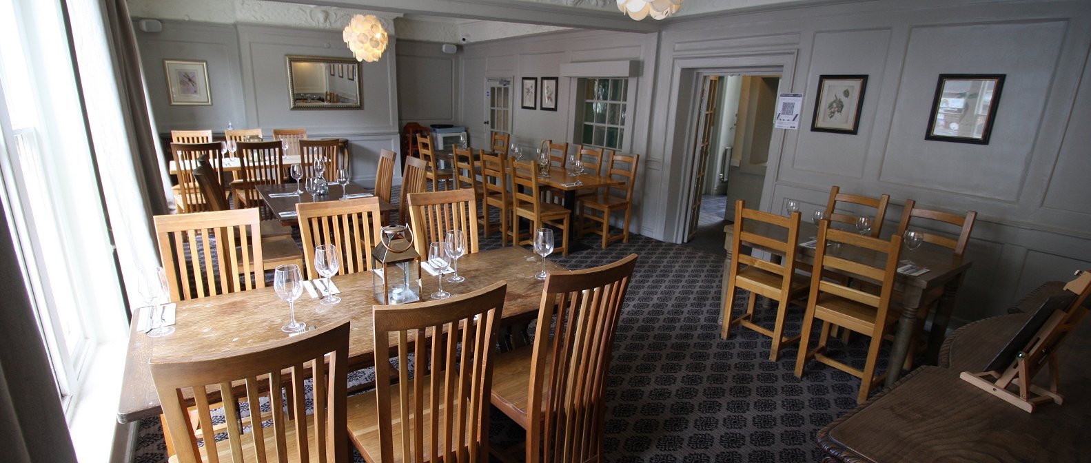 Restaurant & function room at The White Hart Hotel & Restaurant Whitchurch accommodation/bed-and-breakfast/pub food Newbury